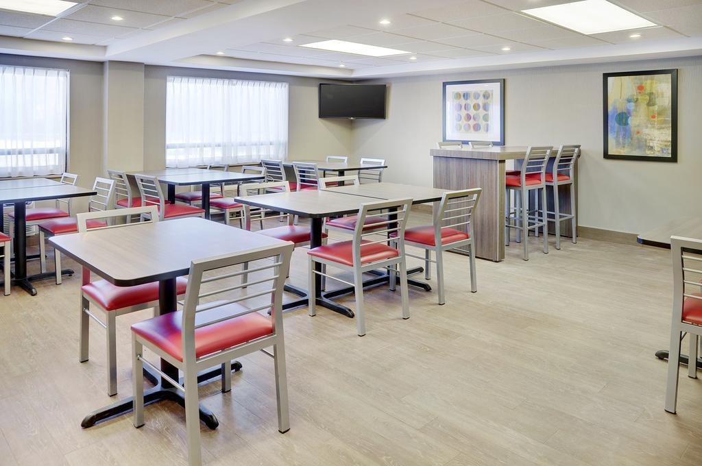 Comfort Inn Pickering Eksteriør bilde