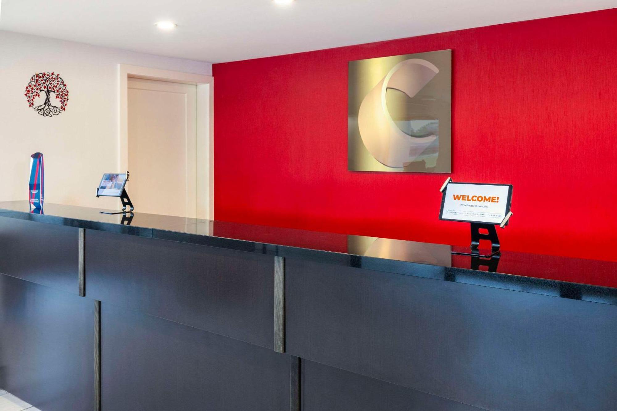 Comfort Inn Pickering Eksteriør bilde