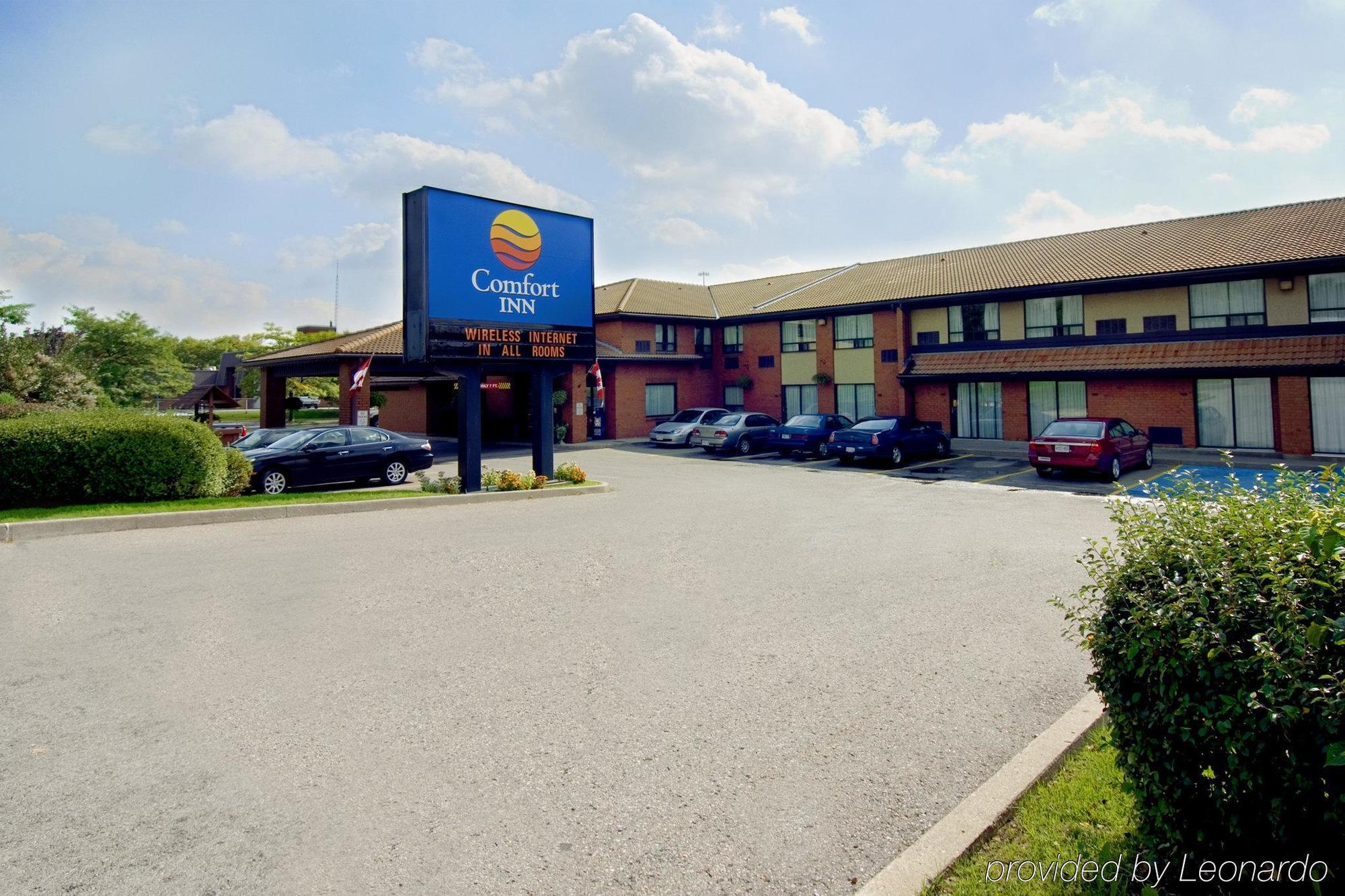 Comfort Inn Pickering Logo bilde